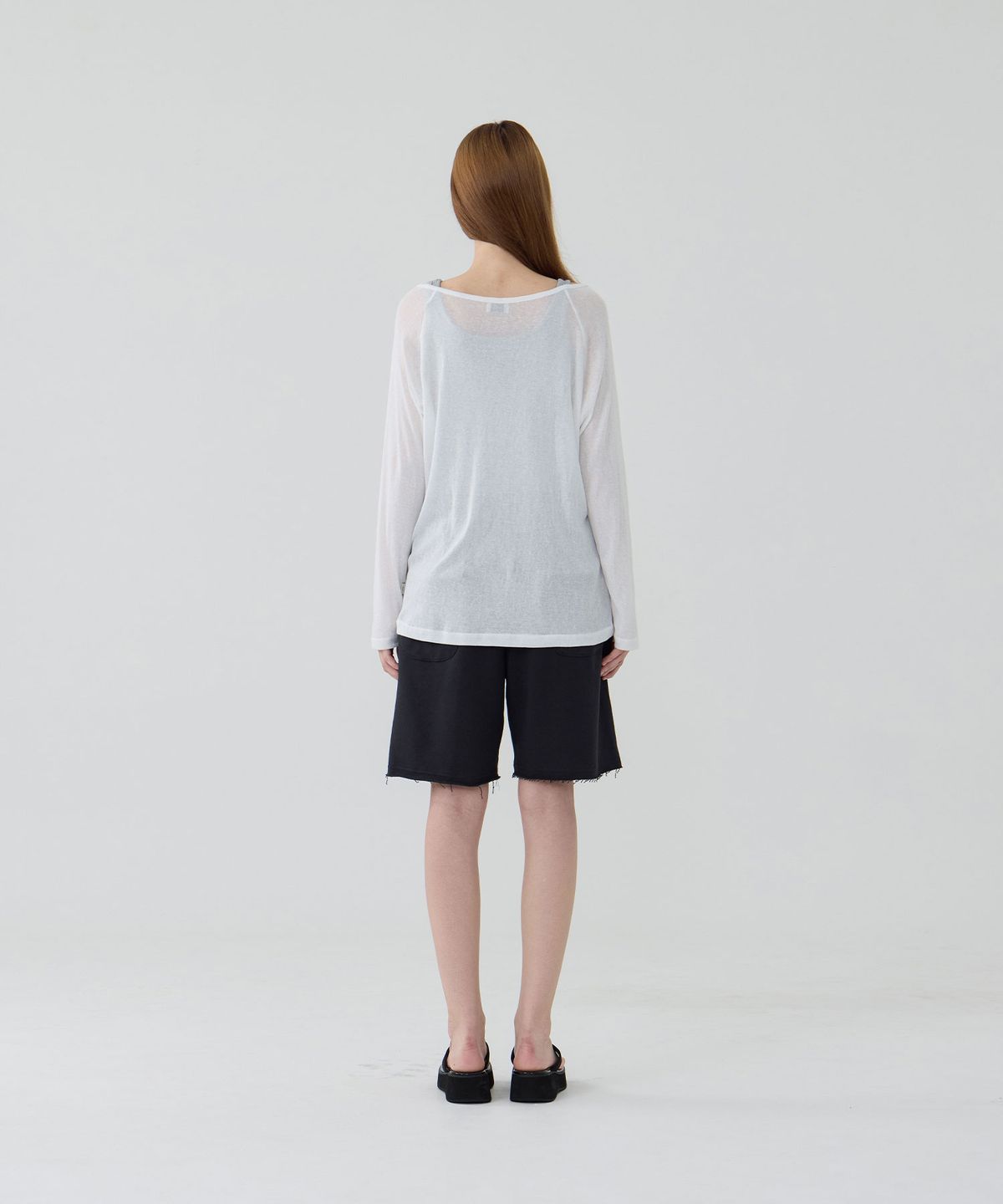 우네(OONE) Ease Deep V-neck Long Sleeve T-Shirt_White