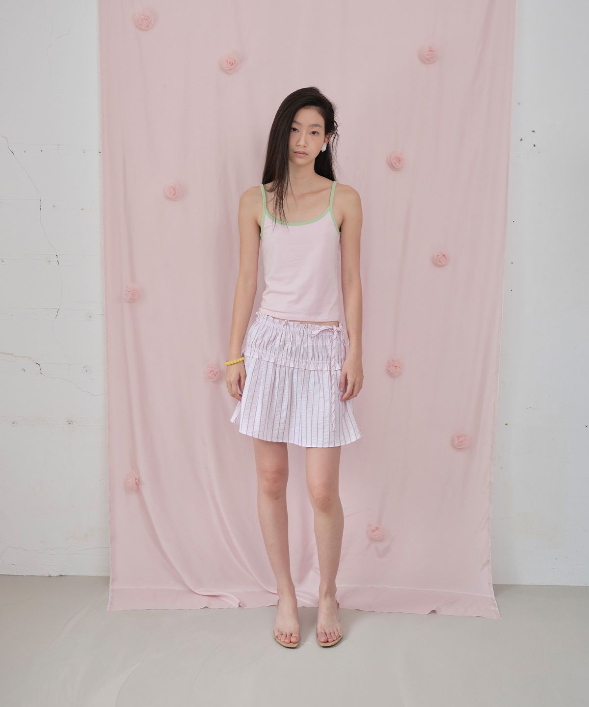 더포르타(THEPORTA) CONTRAST TRIM SLEEVELESS TOP, GREEN PINK