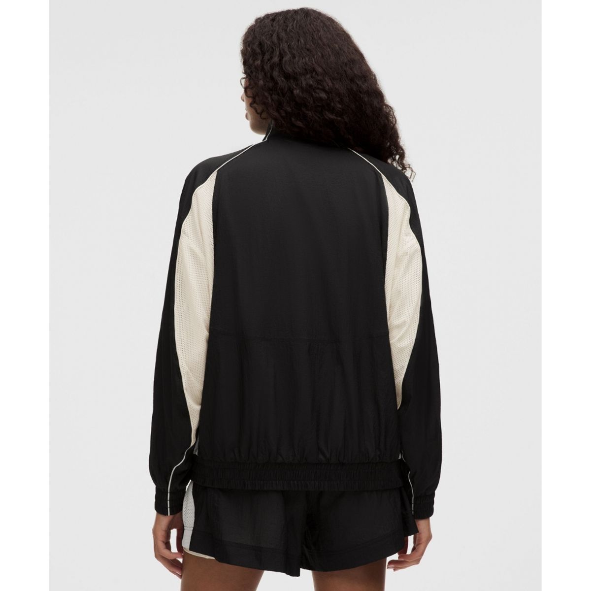 룰루레몬(LULULEMON) 라이선스 투 트레인 텍스처드 나일론 재킷  BLK LTIV