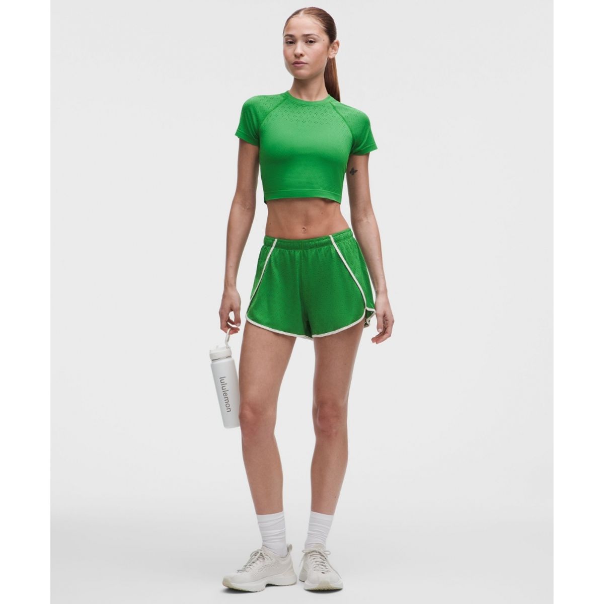 룰루레몬(LULULEMON) 스위프틀리 테크 크롭 숏슬리브 셔츠 2.0  JDCH