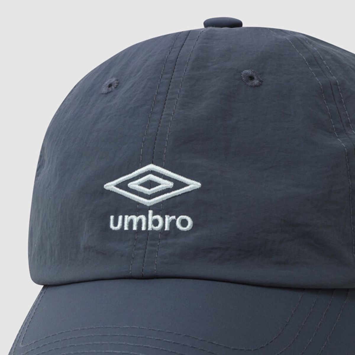 엄브로(UMBRO) 클래식 나일론 볼캡 챠콜 UR323CCP91