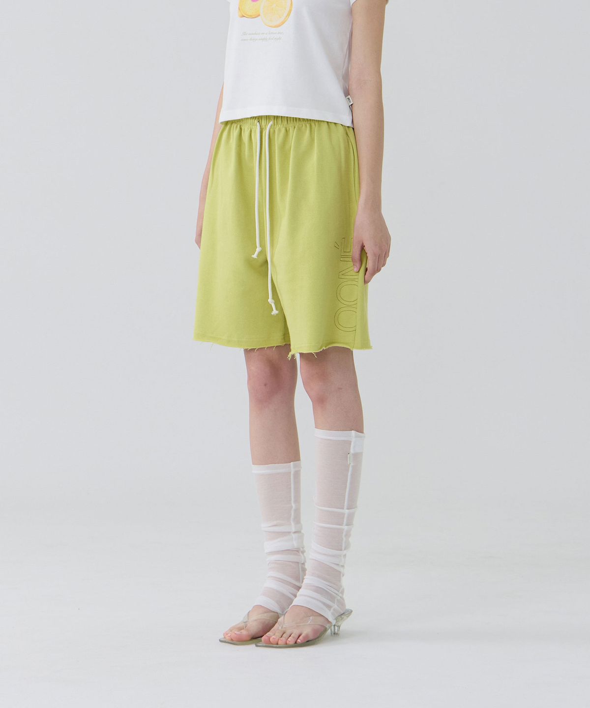 우네(OONE) Logo Stitch Bermuda Sweatpants_Lime