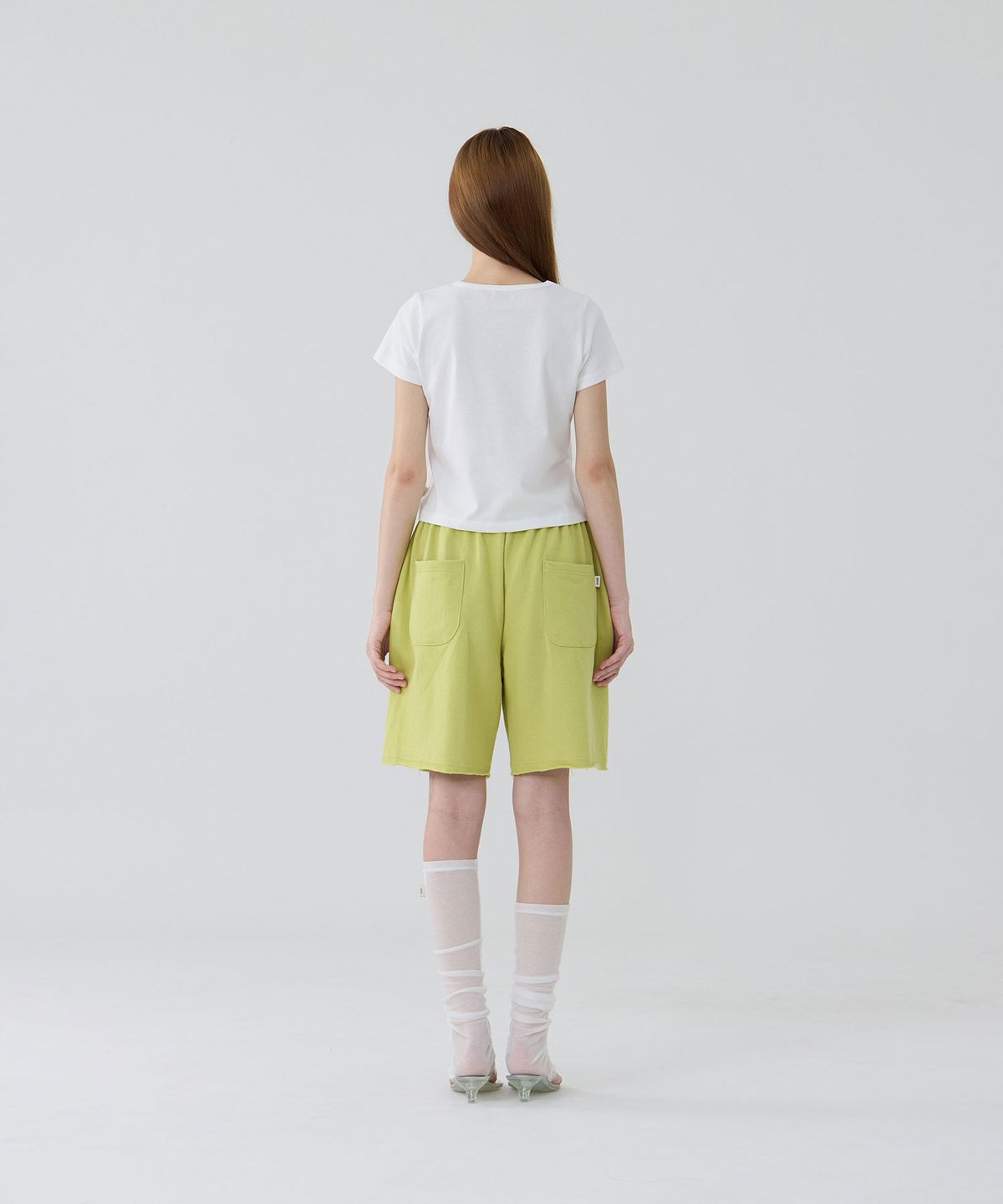 우네(OONE) Logo Stitch Bermuda Sweatpants_Lime