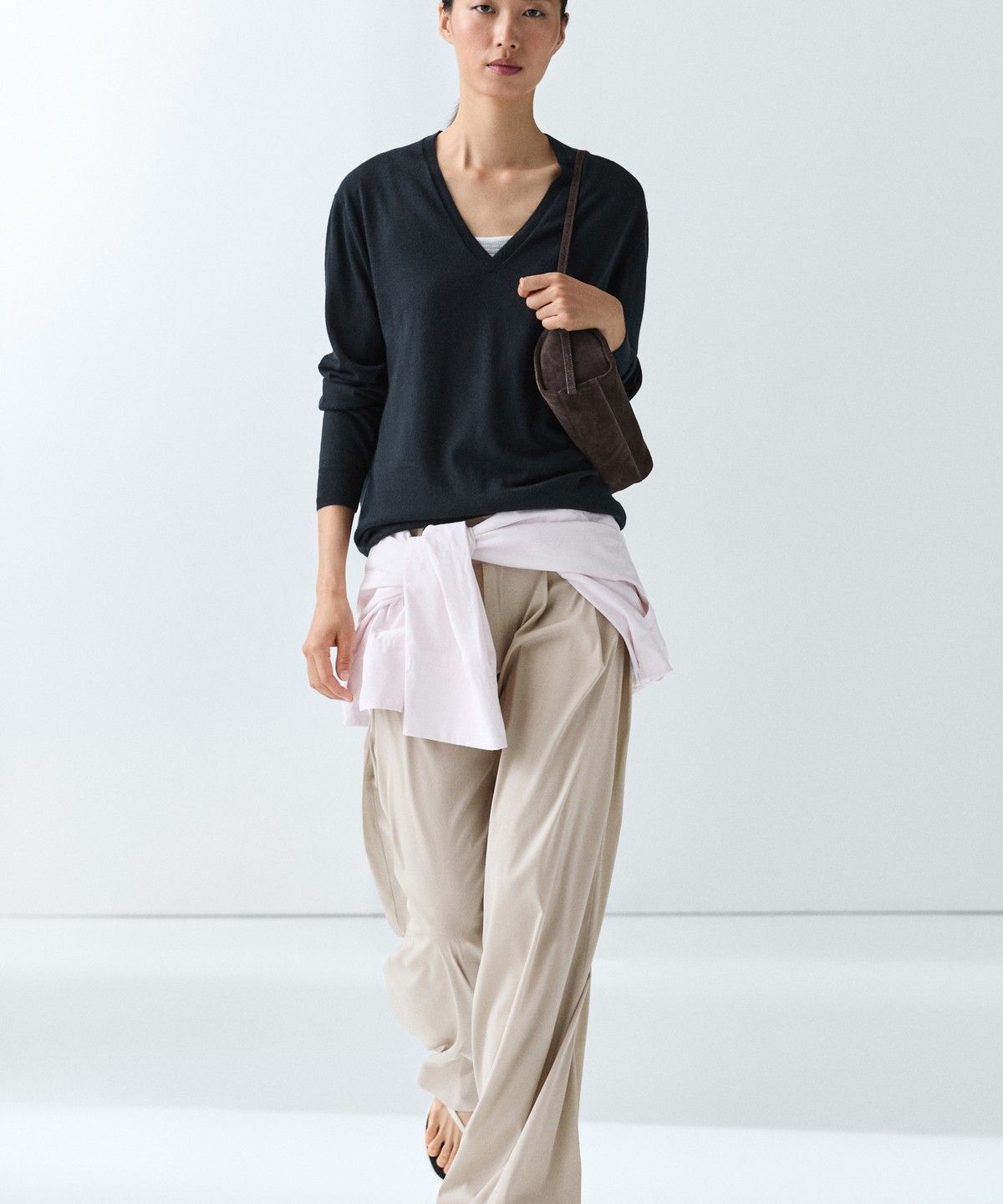 마시모두띠(MASSIMO DUTTI) 브이넥 니트 스웨터
