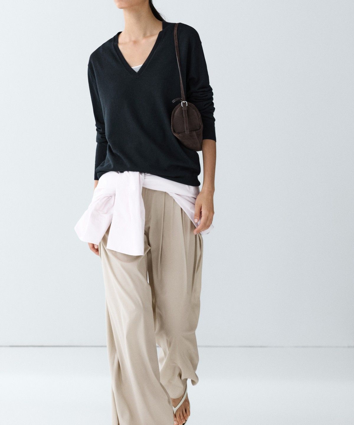 마시모두띠(MASSIMO DUTTI) 브이넥 니트 스웨터