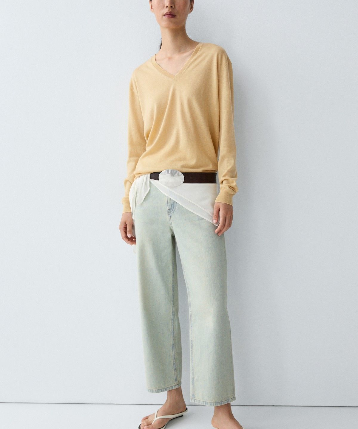 마시모두띠(MASSIMO DUTTI) 브이넥 니트 스웨터