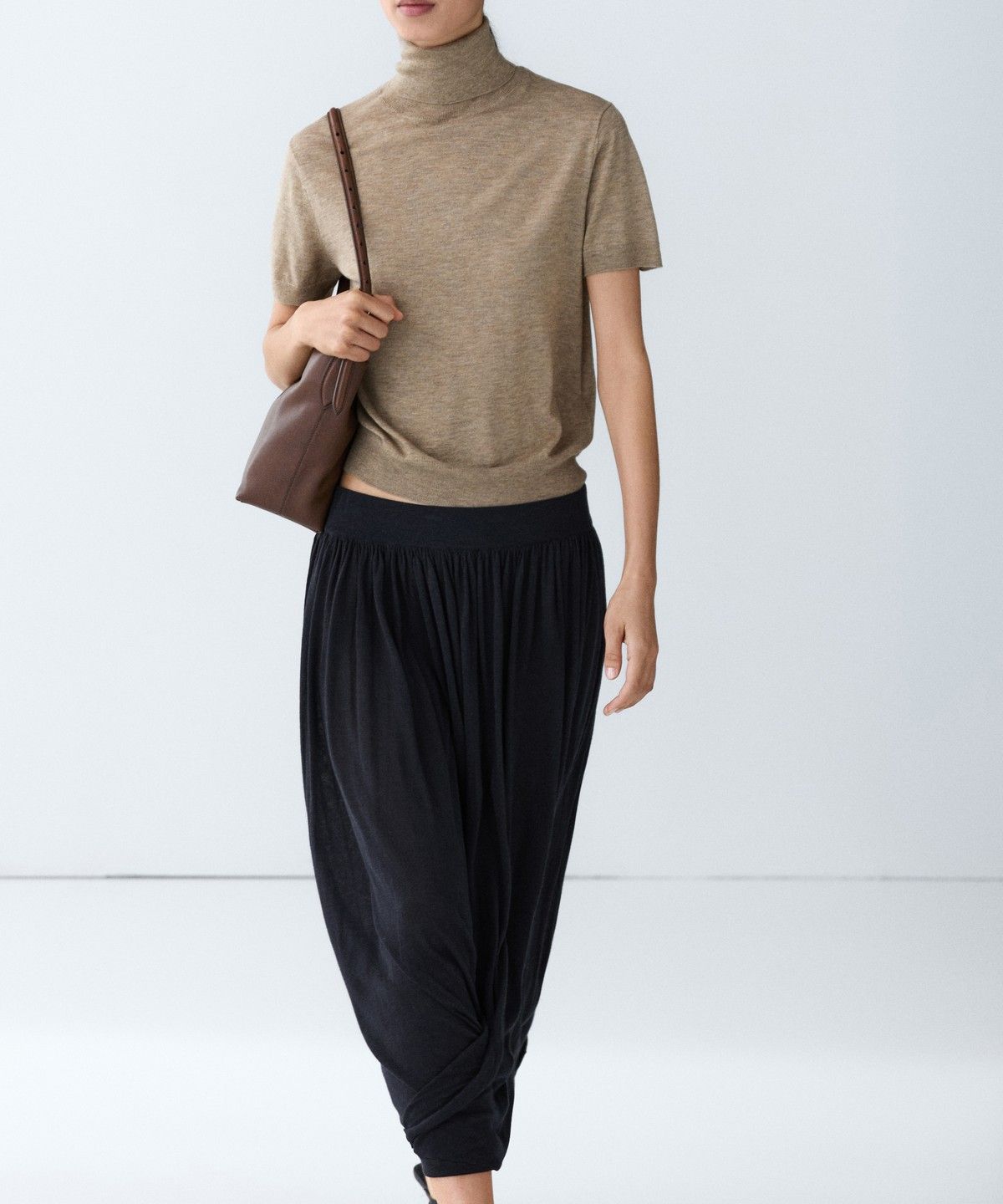 마시모두띠(MASSIMO DUTTI) 터틀넥 니트 스웨터