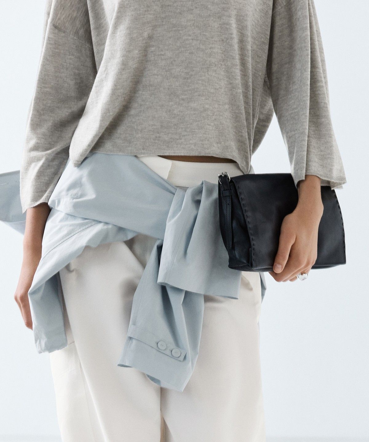 마시모두띠(MASSIMO DUTTI) 라운드넥 니트 스웨터