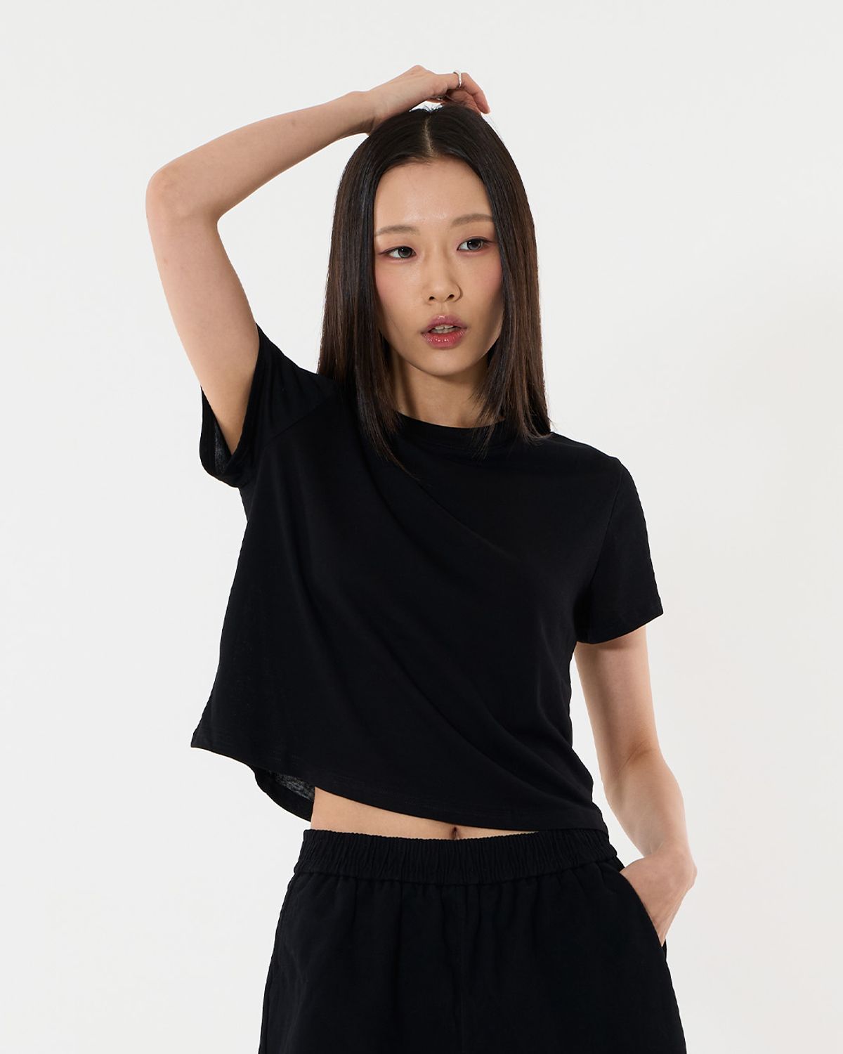 모아(MOAA) 에센셜 소프트 크롭 티셔츠