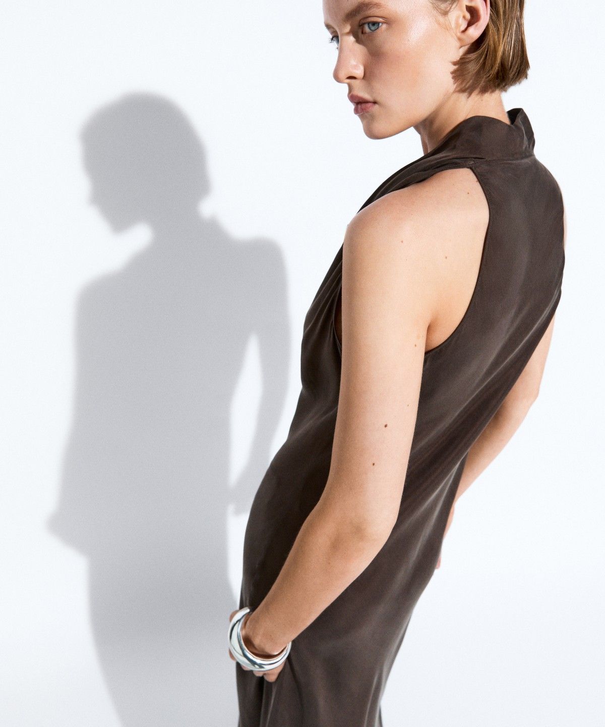 마시모두띠(MASSIMO DUTTI) 드레이프 네크라인 롱 드레스