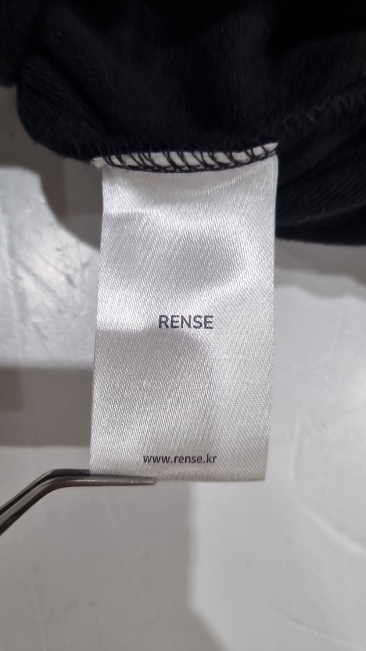 렌세(RENSE) 긴소매 티셔츠