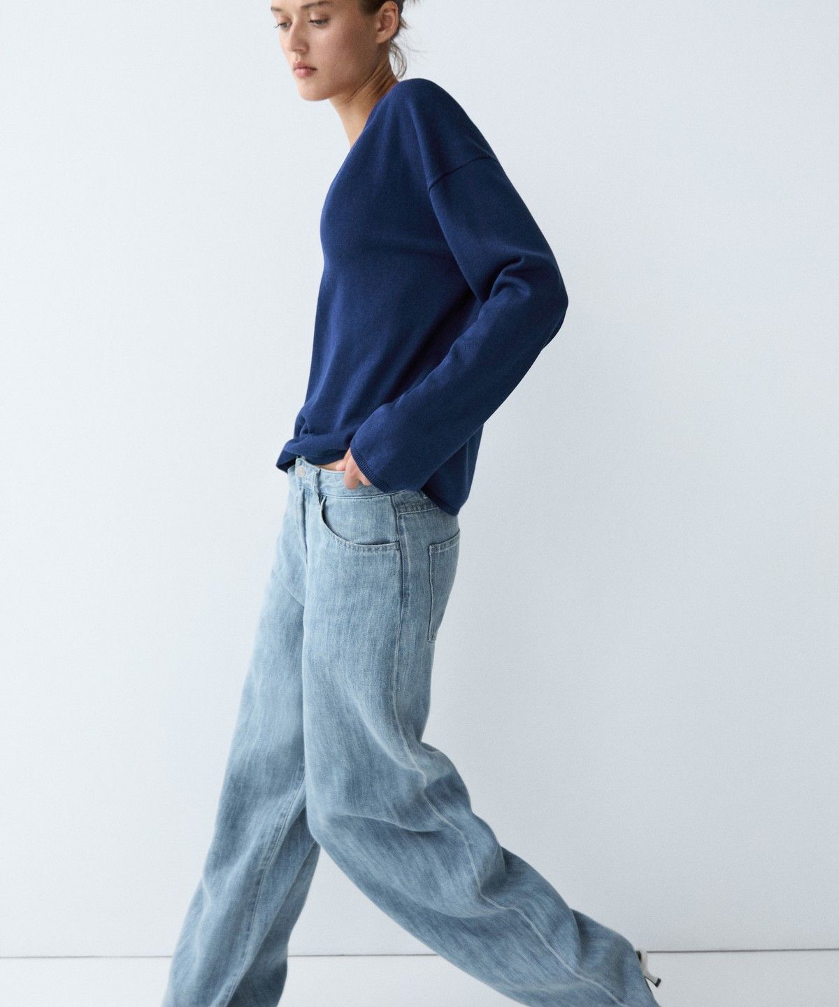 마시모두띠(MASSIMO DUTTI) 스트라이프 브이넥 니트 스웨터