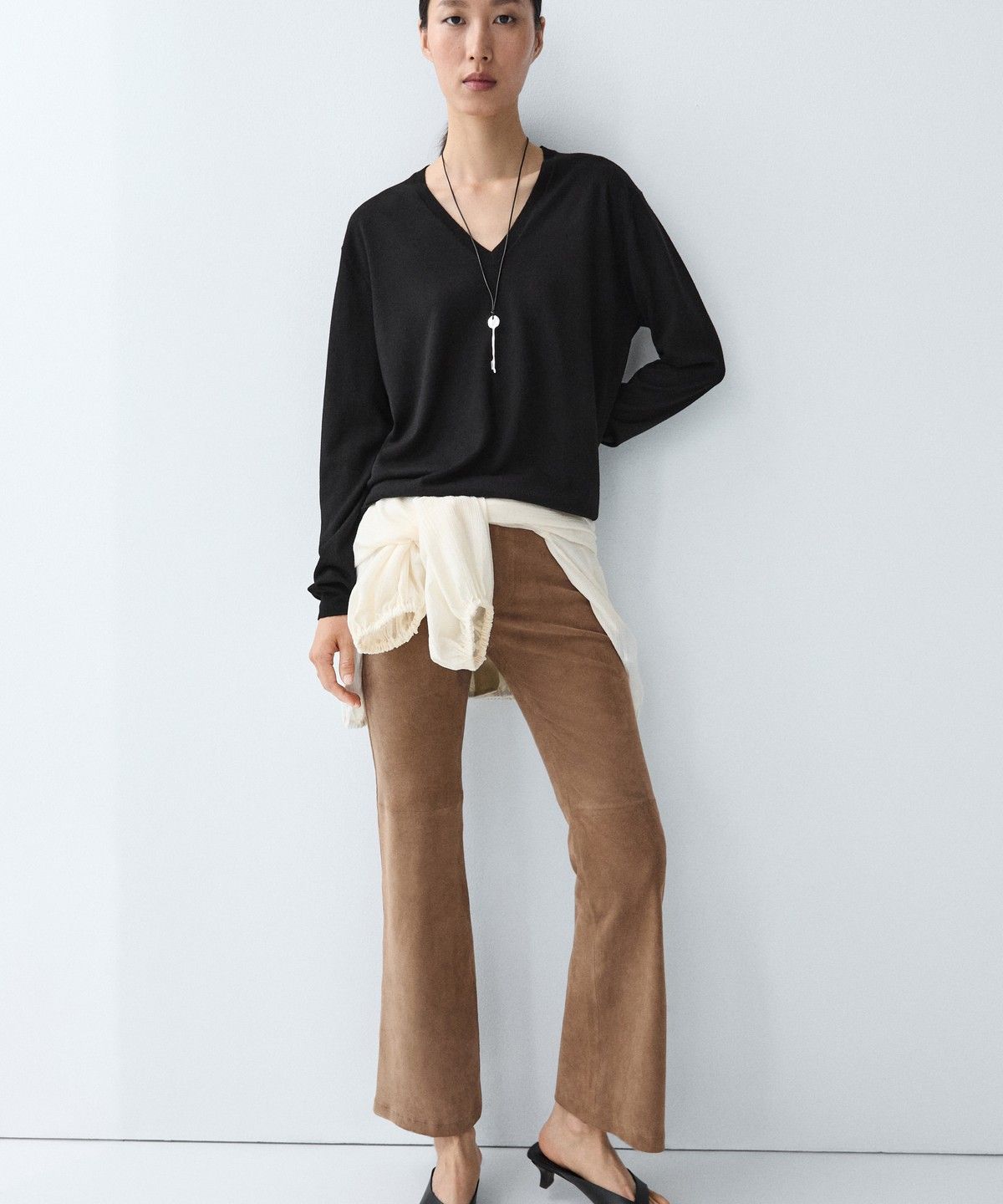 마시모두띠(MASSIMO DUTTI) 브이넥 니트 스웨터