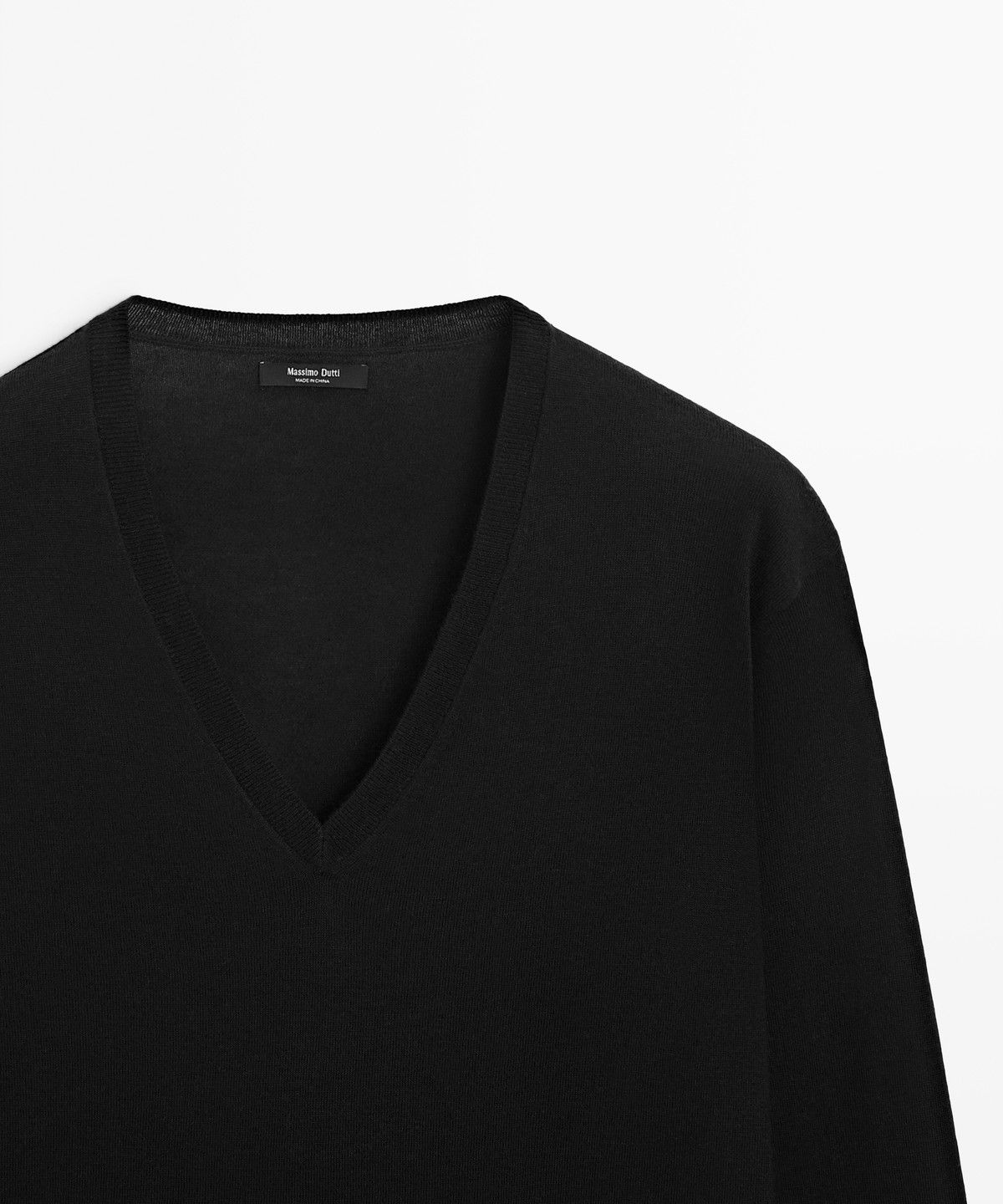 마시모두띠(MASSIMO DUTTI) 브이넥 니트 스웨터