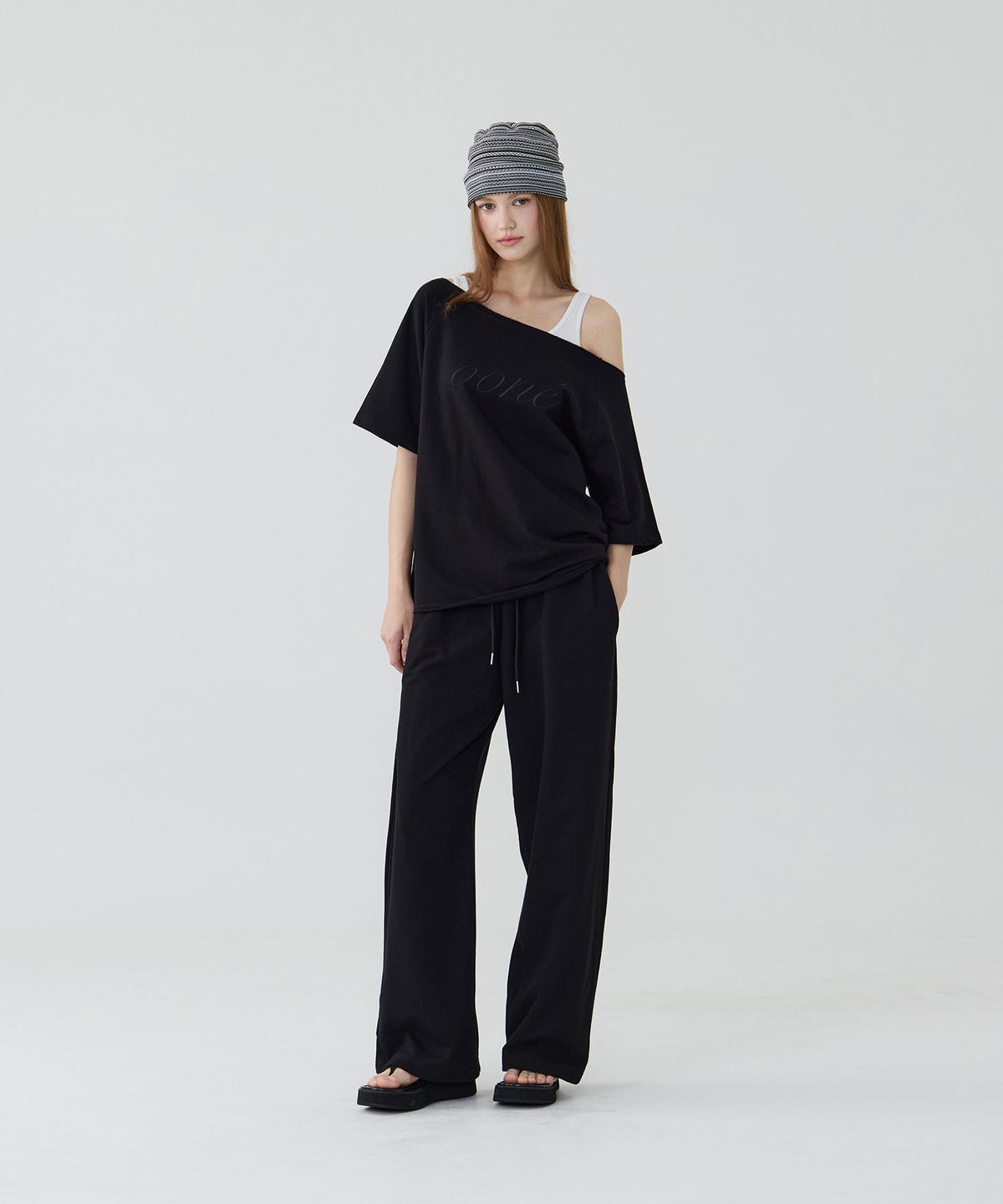 우네(OONE) [Set-Up] Light Cotton Signature T-Shirt & Wide Sweatpants_Black