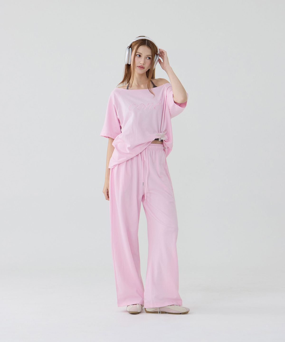 우네(OONE) [Set-Up] Light Cotton Signature T-Shirt & Wide Sweatpants_Baby Pink