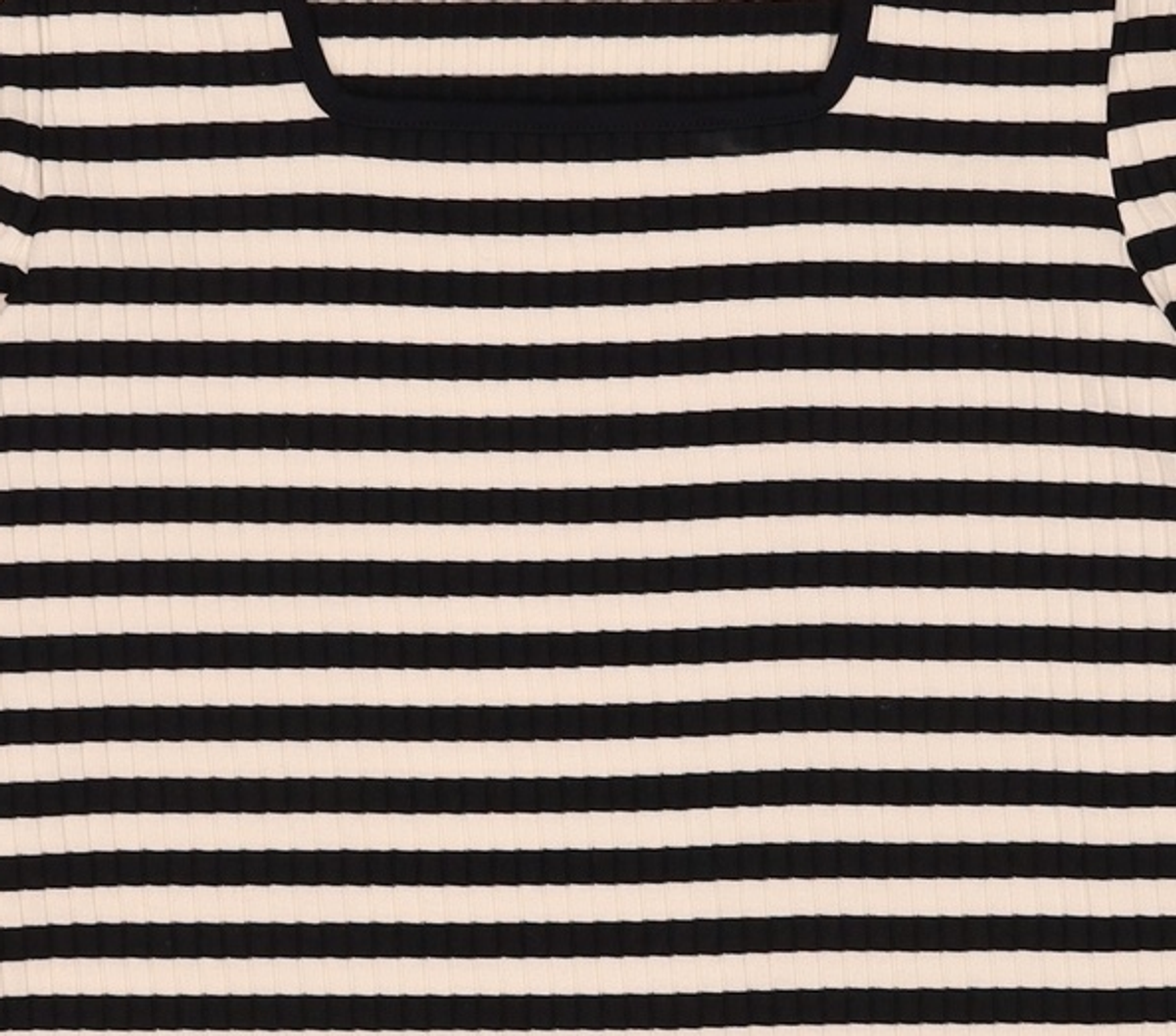 비뮤즈맨션(BEMUSE MANSION) Square neck ribbed puff top - Black FREE