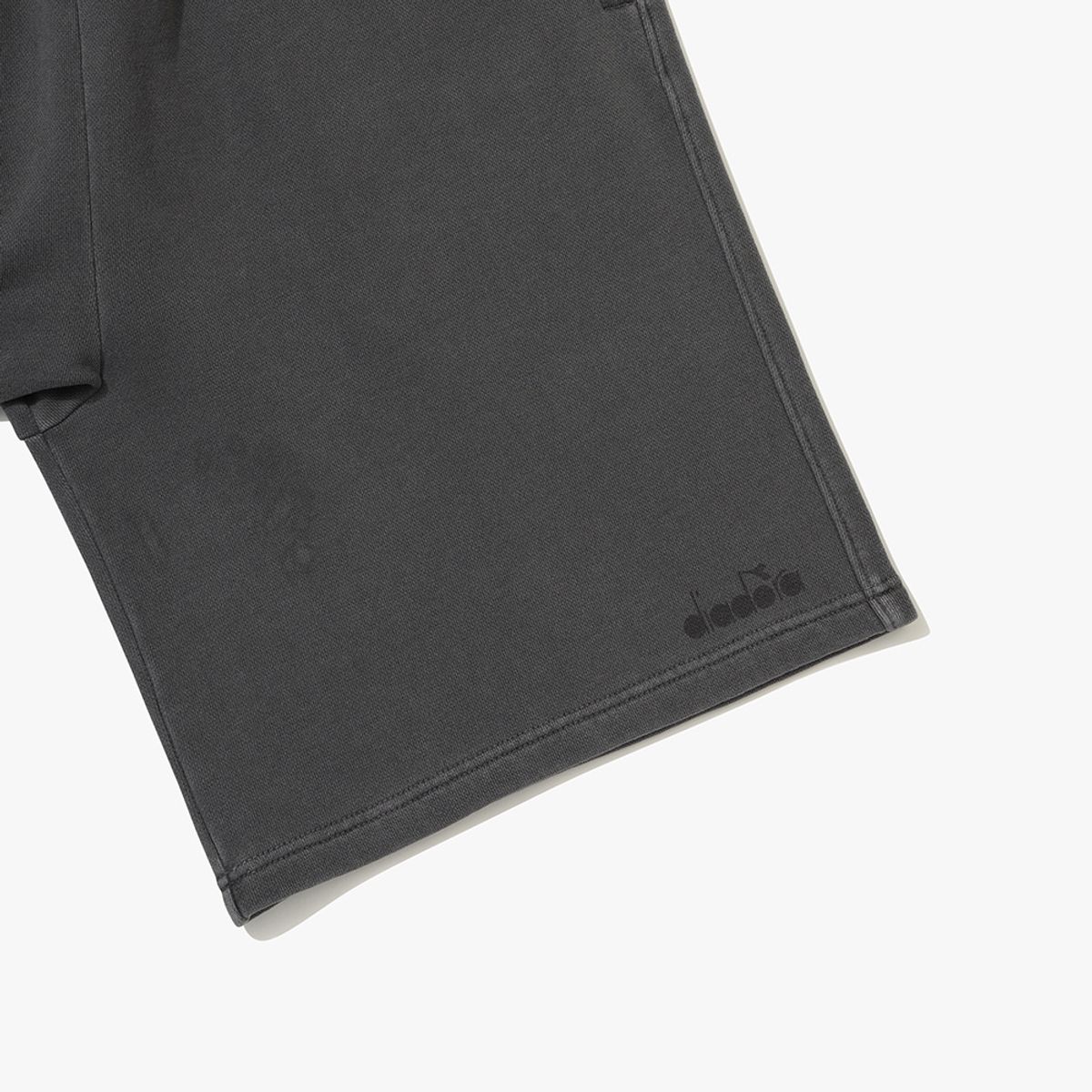 디아도라(diadora) 텔레토비 워싱 하프팬츠 GREY