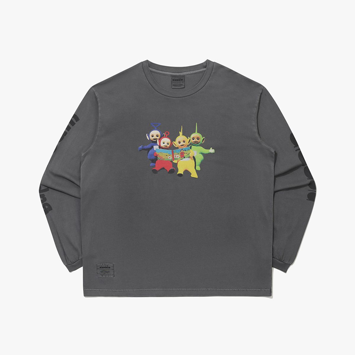디아도라(diadora) 텔레토비 워싱 그래픽 긴팔 티셔츠 GREY