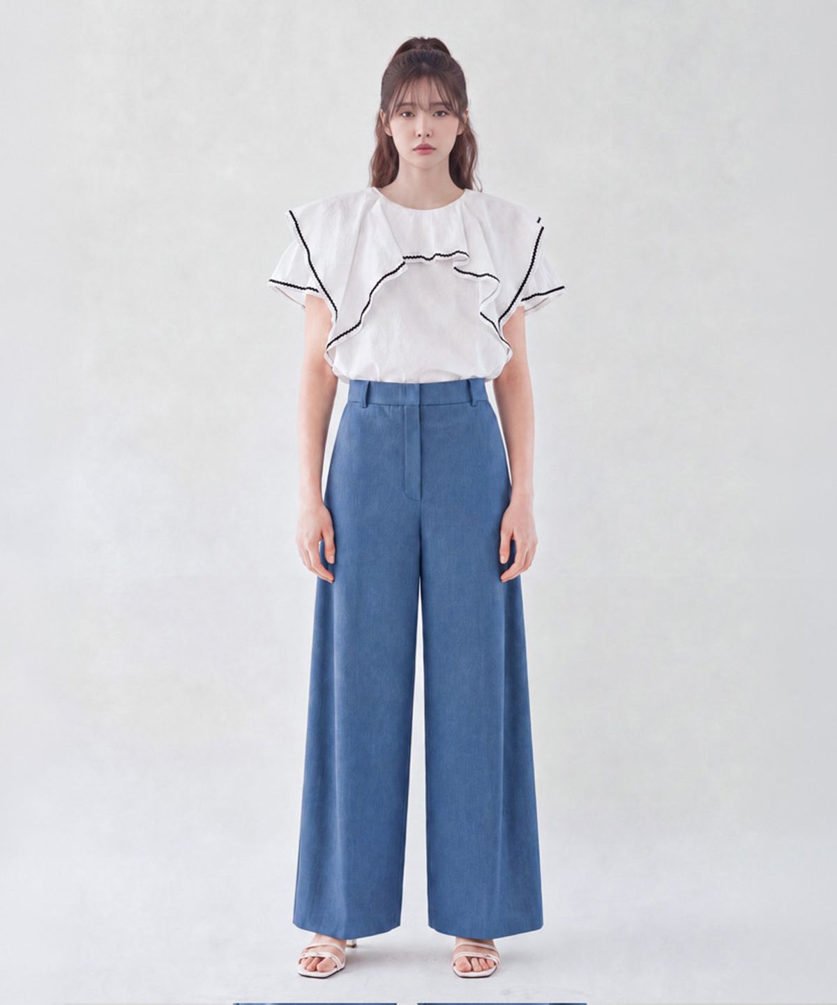 엘바이엘(LBYL) 화이트 프릴 지지미 블라우스