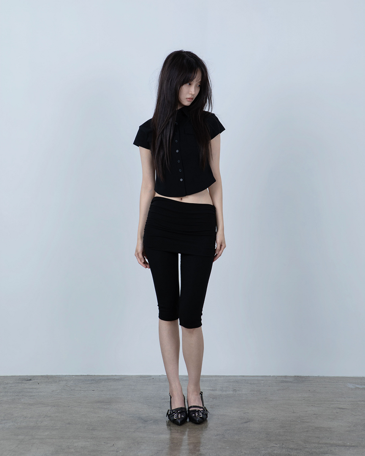 요키토키(YOKI TOKI) FOLDING SHIRRING CAPRI LEGGINGS [Black]