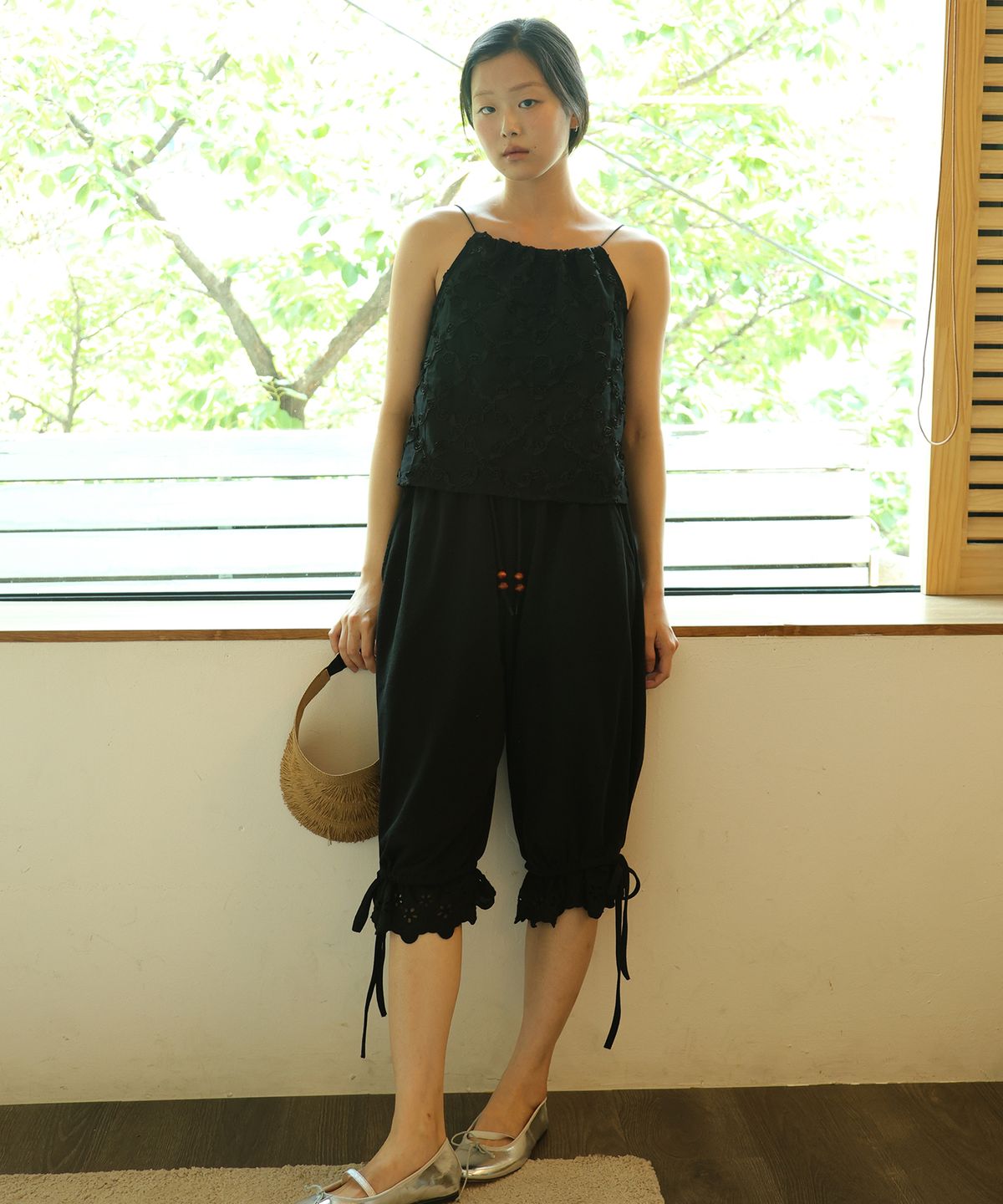 소르디(SORDI) Wood Beaded Capri Pants_black