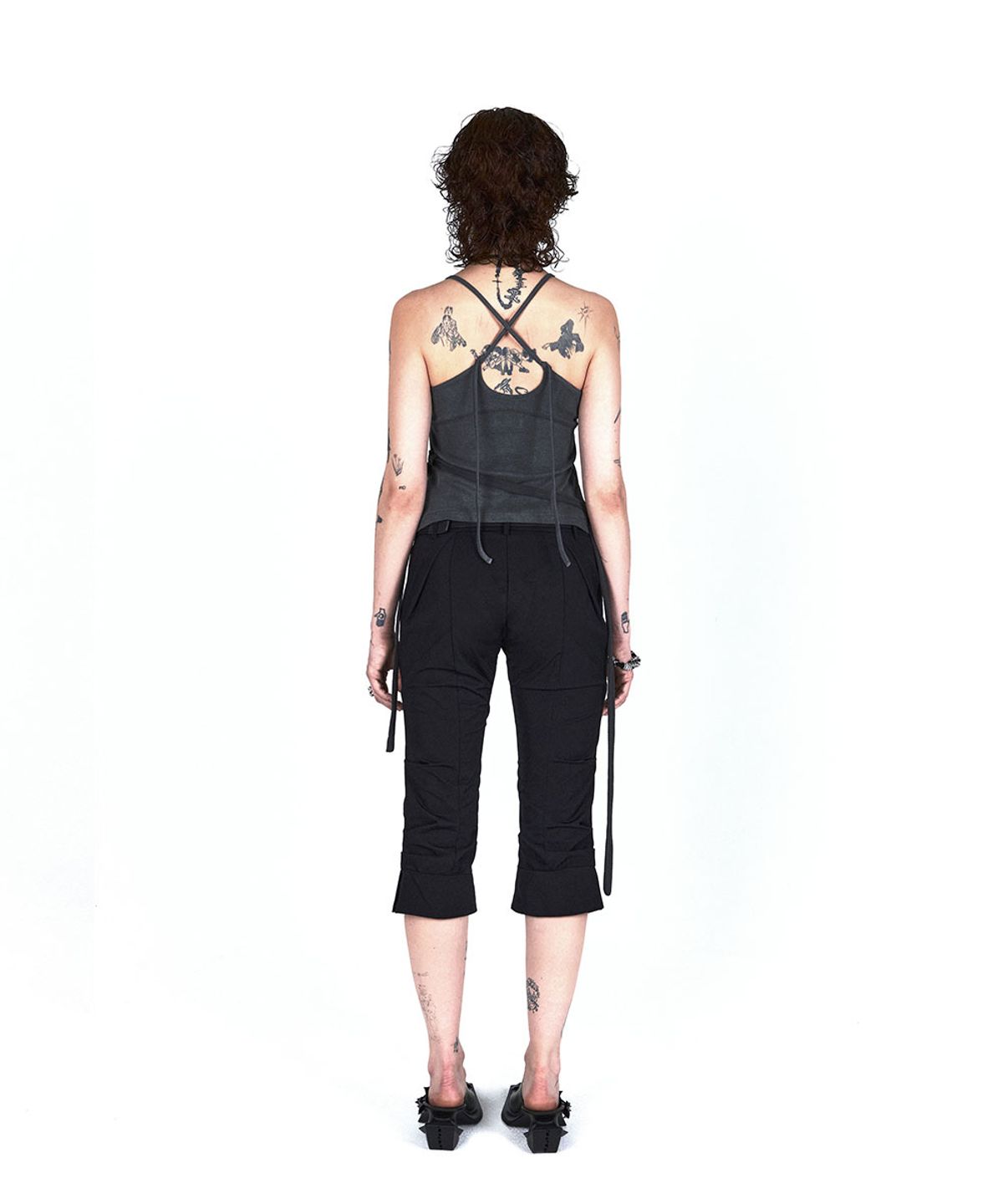 디프런티스(DIFFERENTIS) Button Strap Sleeveless (CH)