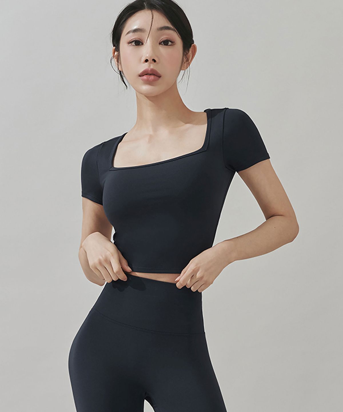 젝시믹스(XEXYMIX) 젤라 인텐션 와이드 스퀘어 크롭탑 XT4332F
