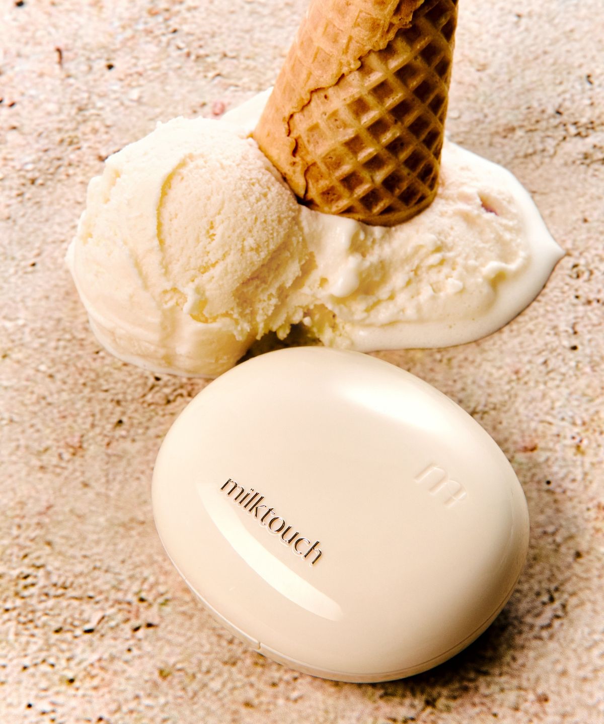 밀크터치(MILKTOUCH) 올데이 노세범 톤업 선 쿠션 2colors