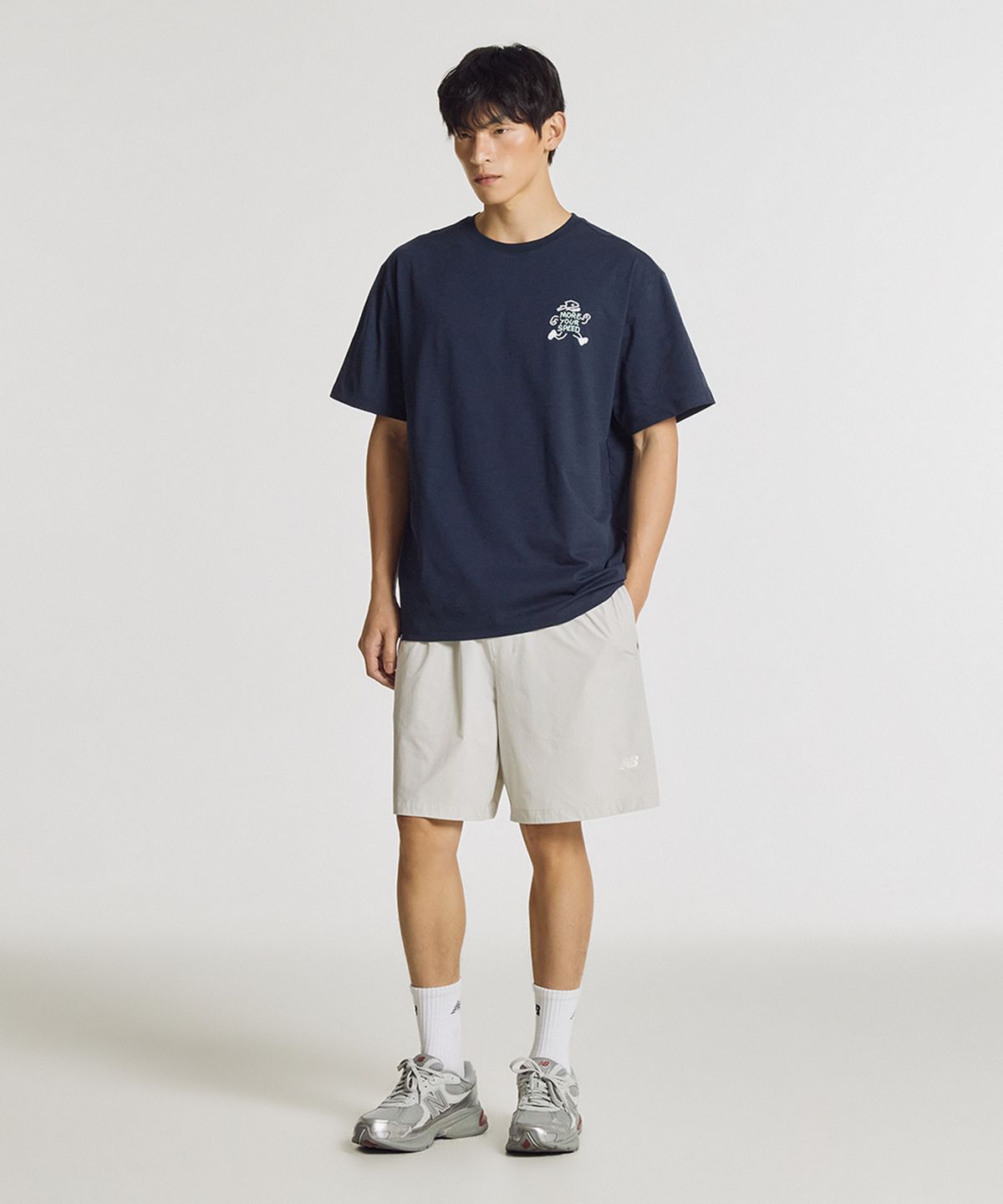 뉴발란스(NEW BALANCE) NBNEG35613 / UNI FROZEN 픽토그램 반팔티 (NAVY)