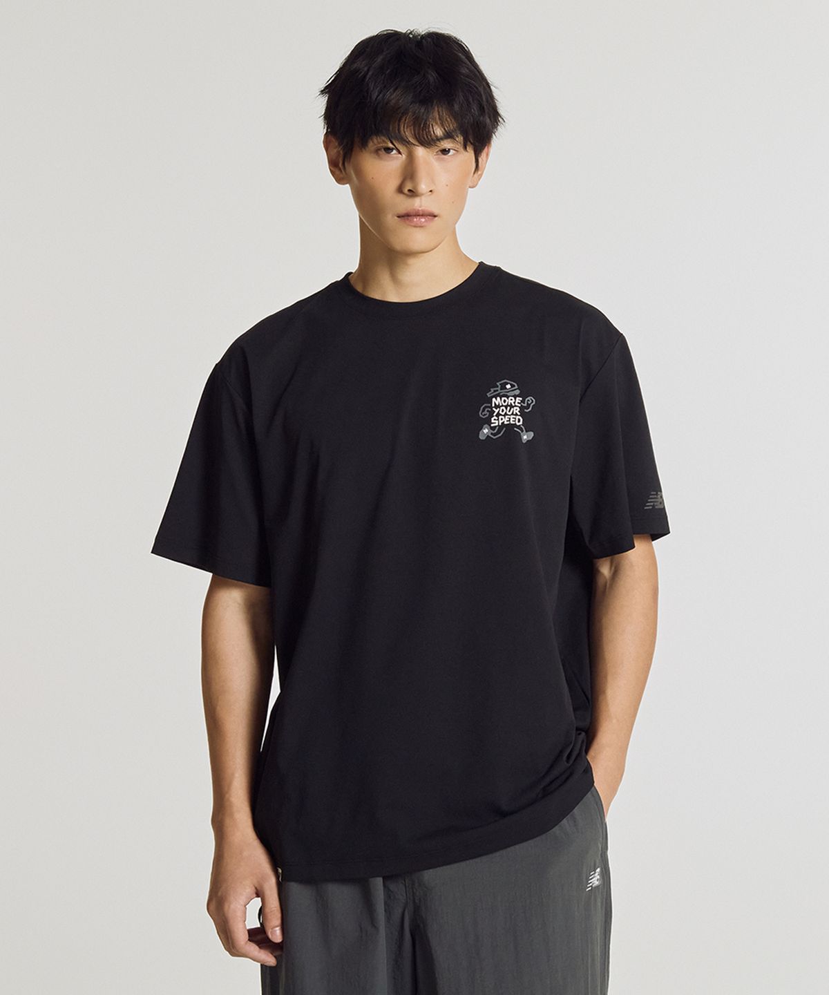 뉴발란스(NEW BALANCE) NBNEG35613 / UNI FROZEN 픽토그램 반팔티 (B/GRAPHIC)