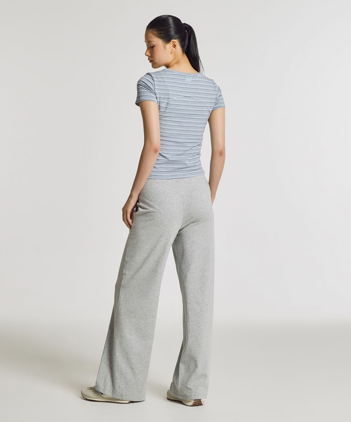 뉴발란스(NEW BALANCE) NBNEG3W122 / WOMEN NB-FLOWY  헨리넥 반팔티 (L/BLUE)