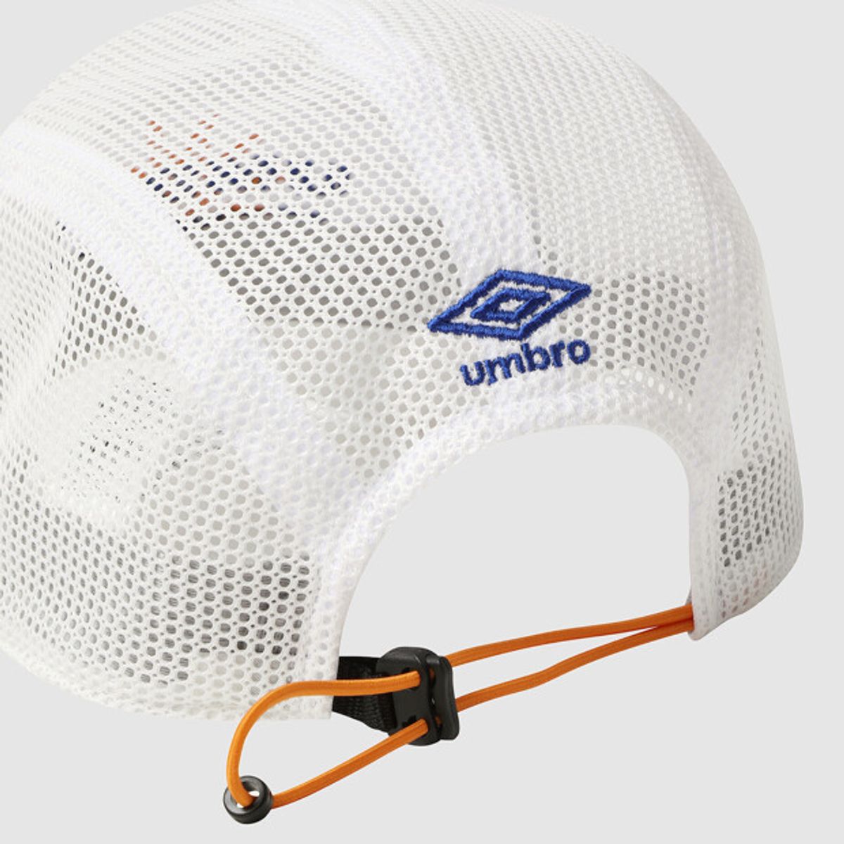 엄브로(UMBRO) 메쉬 캠프캡 화이트 UR323CCP82