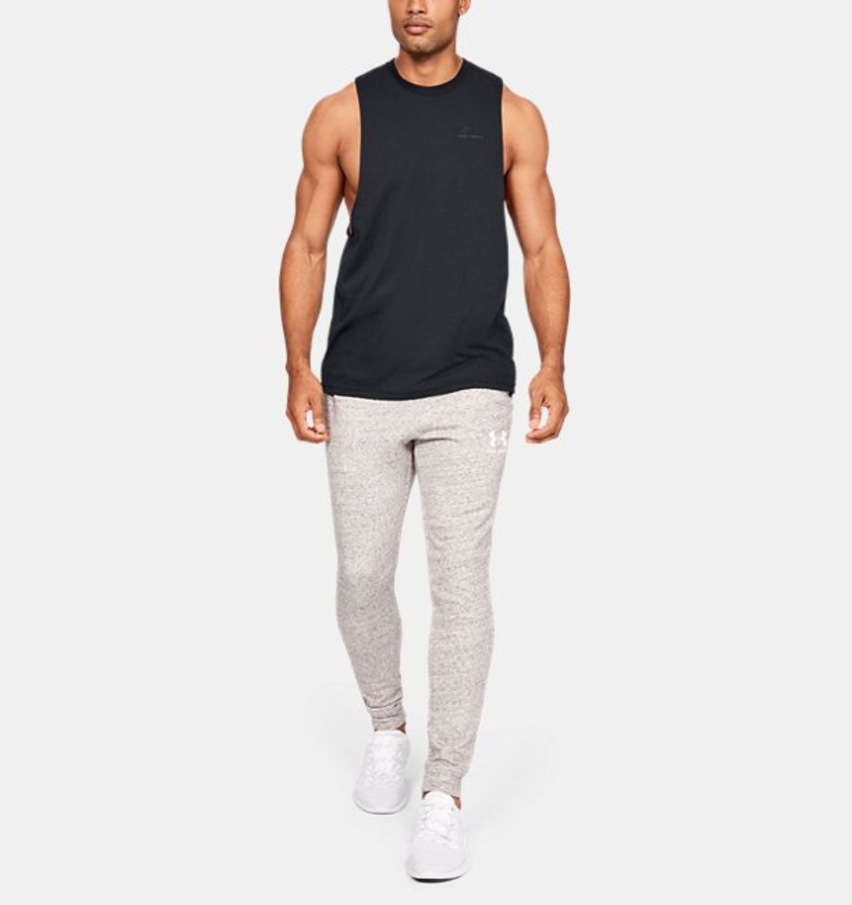 언더아머(UNDERARMOUR) 남성 스포츠스타일 레프트 체스트 컷오프 티셔츠 1329286-001
