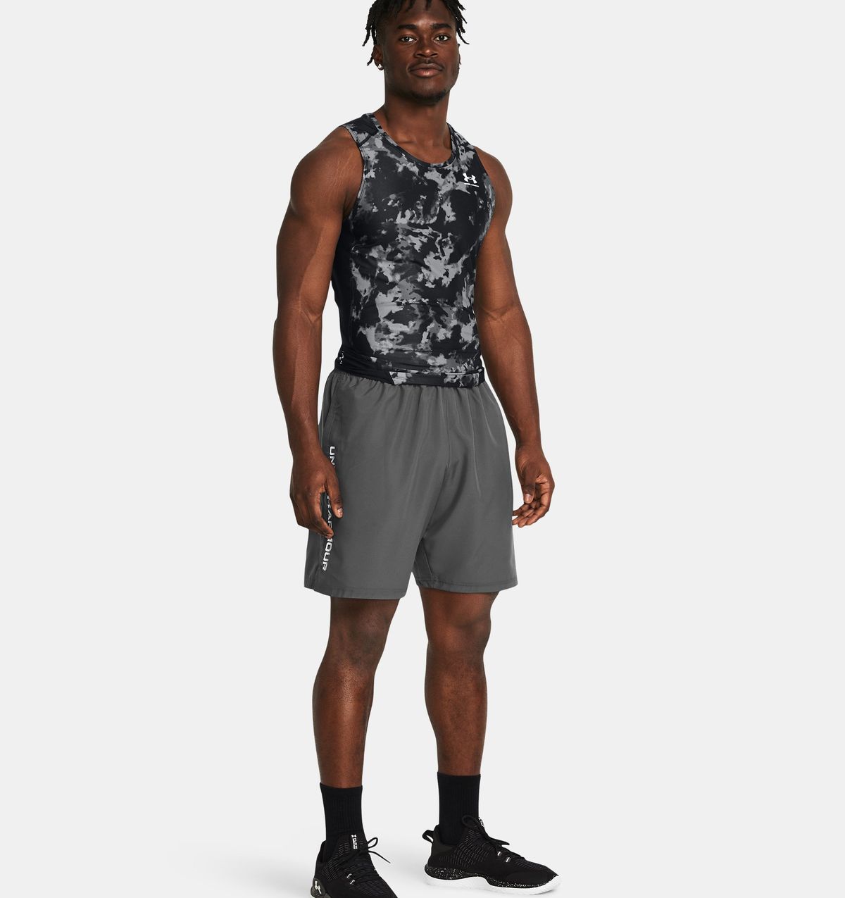 언더아머(UNDERARMOUR) 남성 UA 우븐 워드마크 쇼츠1383356-025