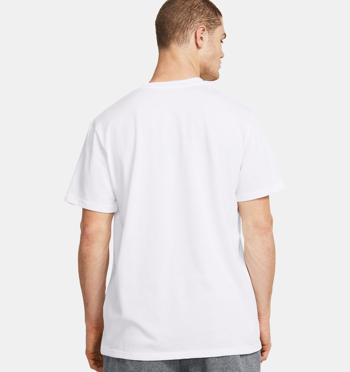 언더아머(UNDERARMOUR) 남성 UA 헤비웨이트 아머 라벨 반팔1382831-100