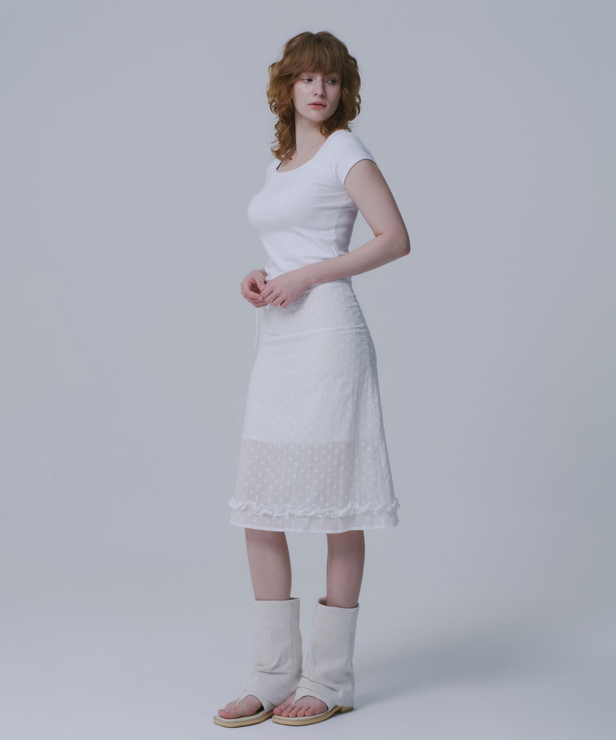 와르 포 우먼(WAARFORWOMAN) WSK-06 자가드 미디 스커트_화이트