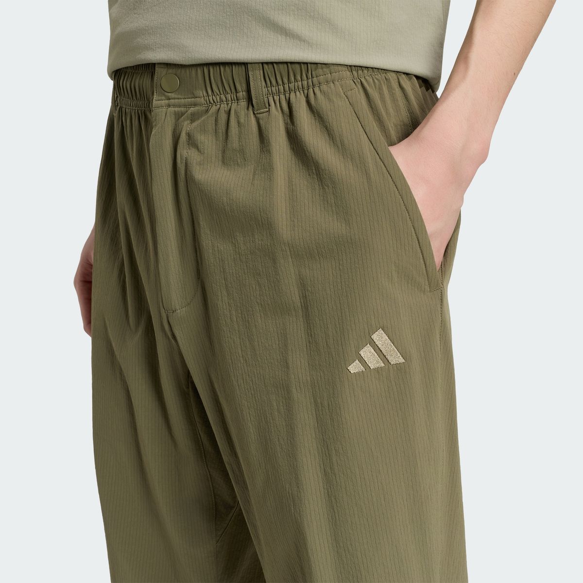 아디다스(ADIDAS) 쿨 필링 레귤러 핏 테이퍼드 우븐 3/4 오픈 헴 팬츠 KY6284