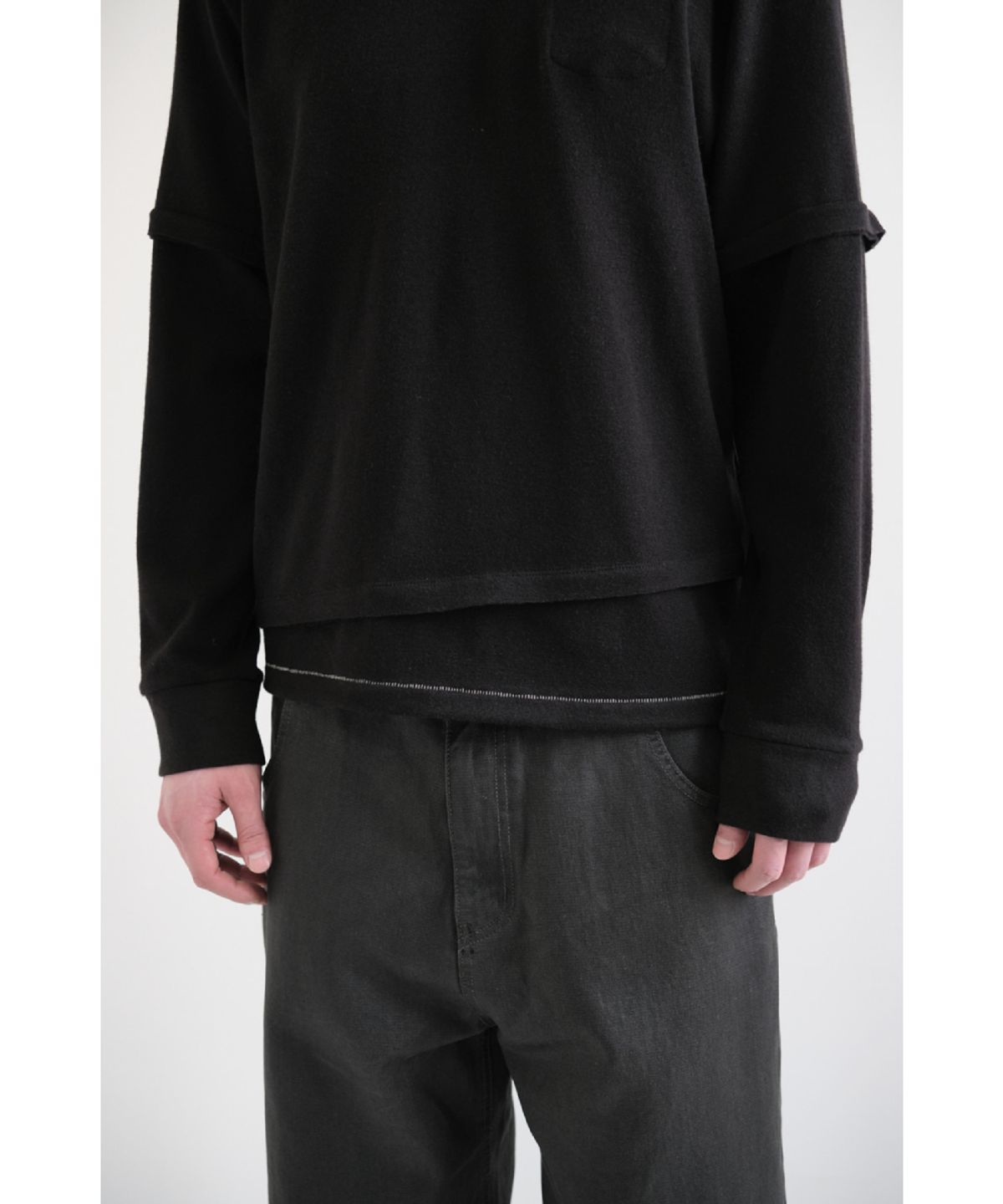 해칭룸(HATCHINGROOM) Layer Cuffs Tee V2 Black