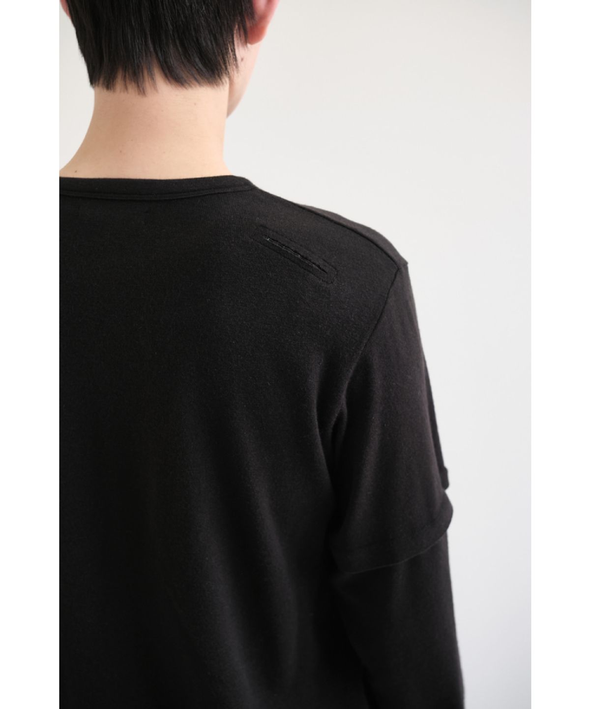 해칭룸(HATCHINGROOM) Layer Cuffs Tee V2 Black