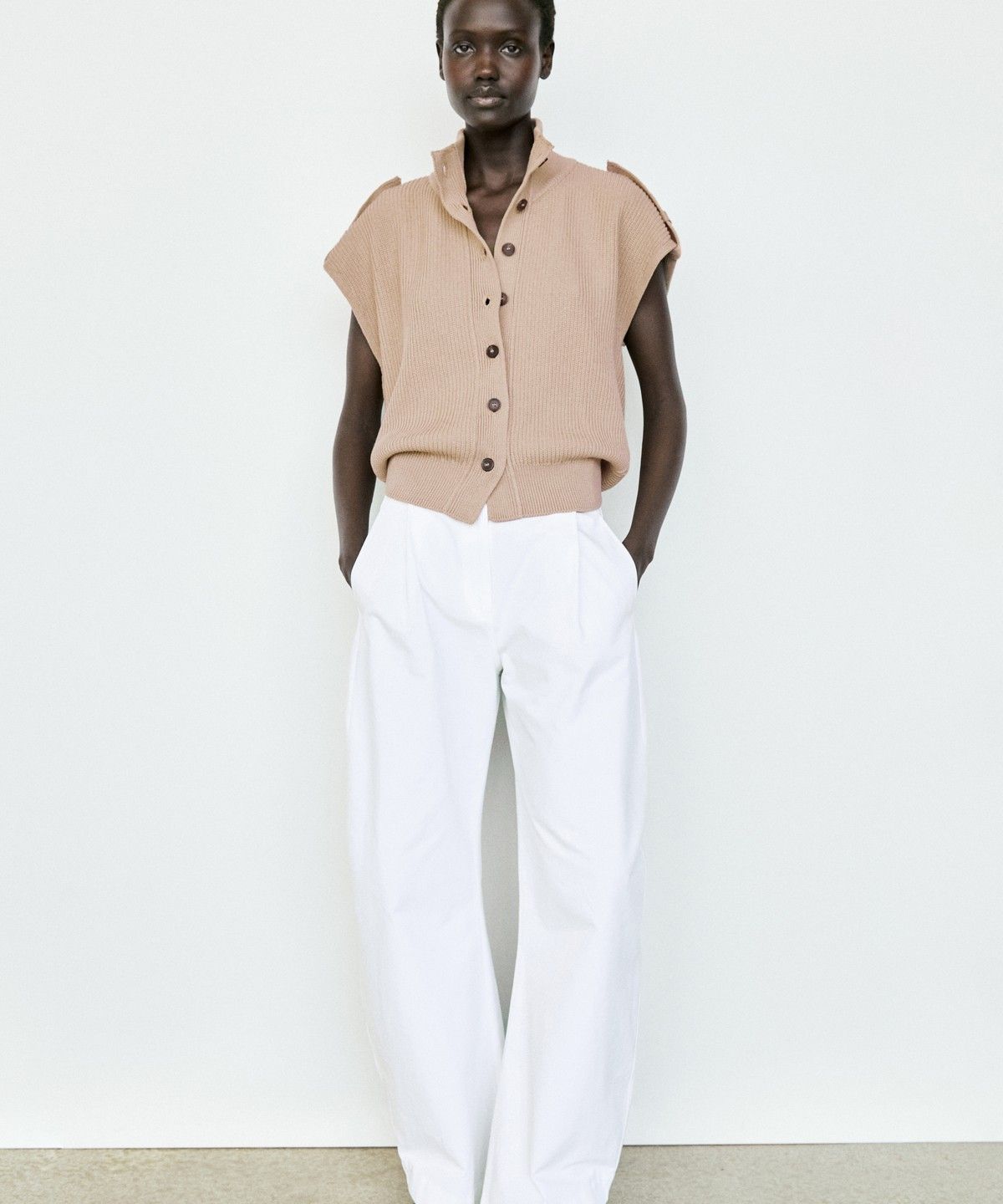 마시모두띠(MASSIMO DUTTI) 100% 코튼 버튼 디테일 니트 베스트