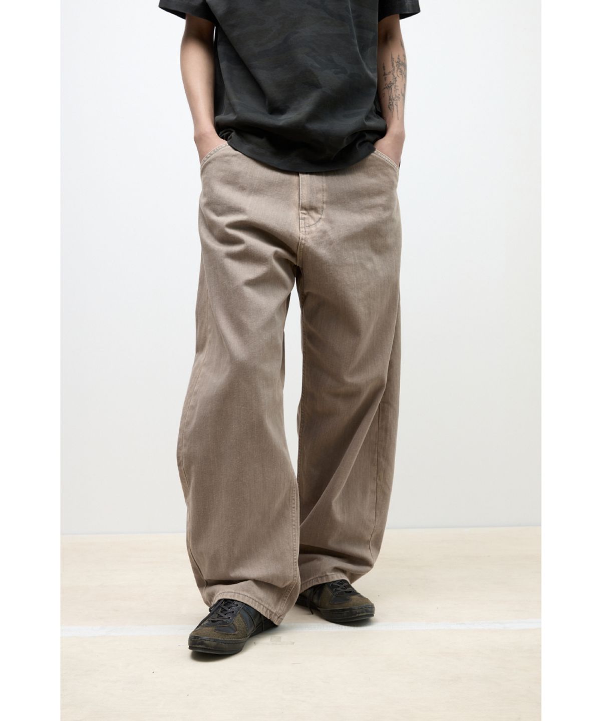 해칭룸(HATCHINGROOM) Curve Jeans Washed Beige