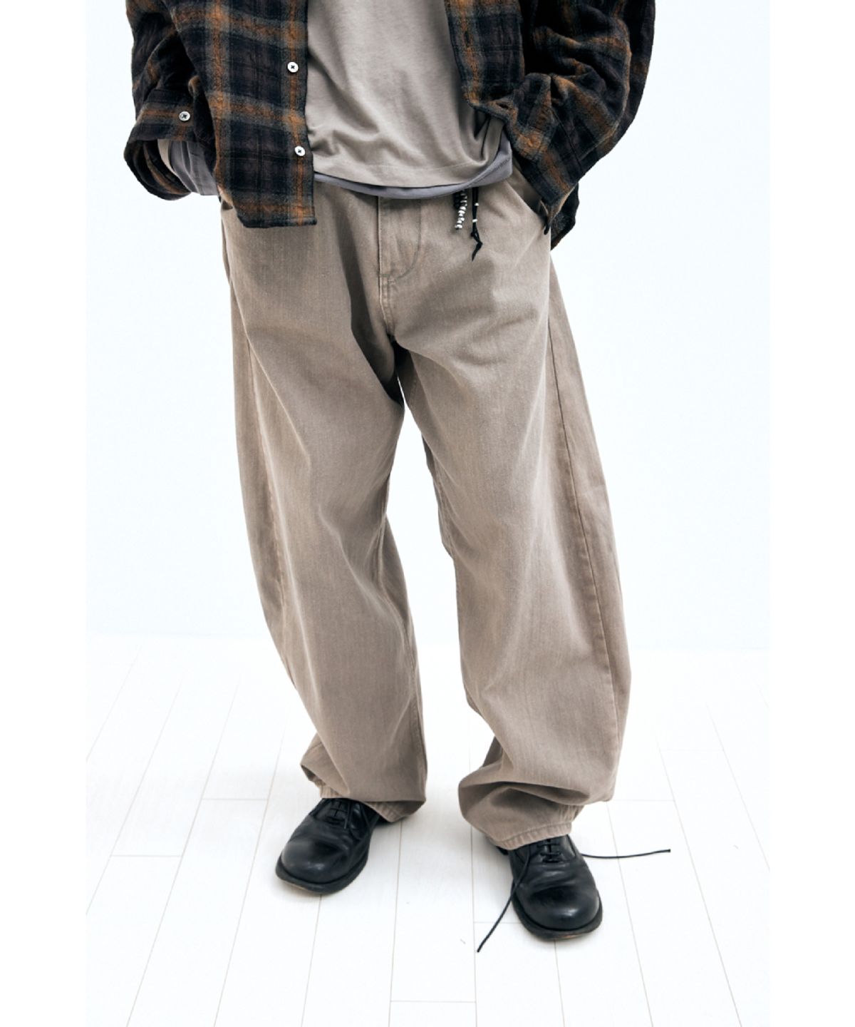 해칭룸(HATCHINGROOM) Curve Jeans Washed Beige