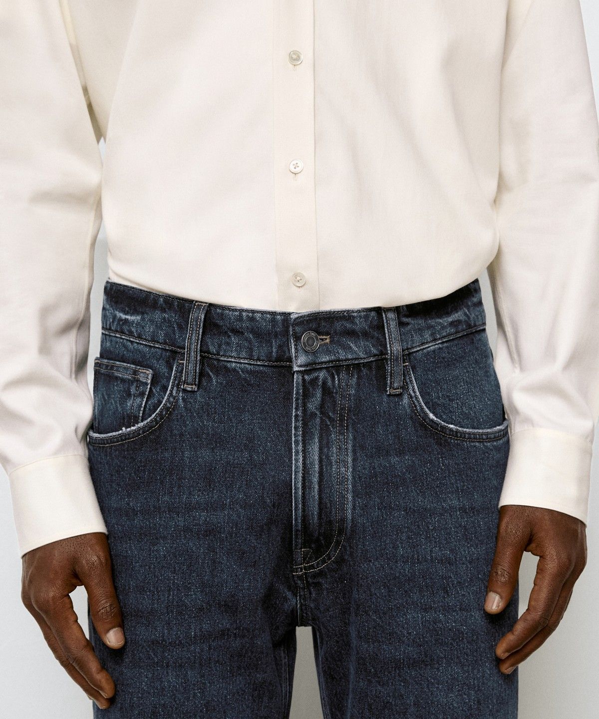 마시모두띠(MASSIMO DUTTI) 테이퍼드 핏 진