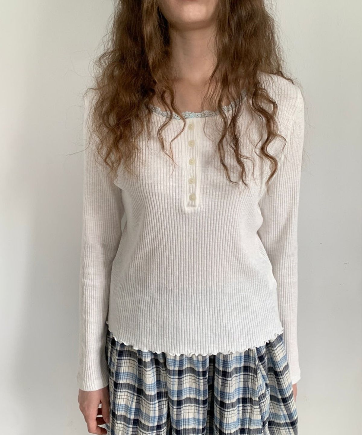 애프터썸머(AFTERSUMMER) Lace Button Sleeve Tee (white)
