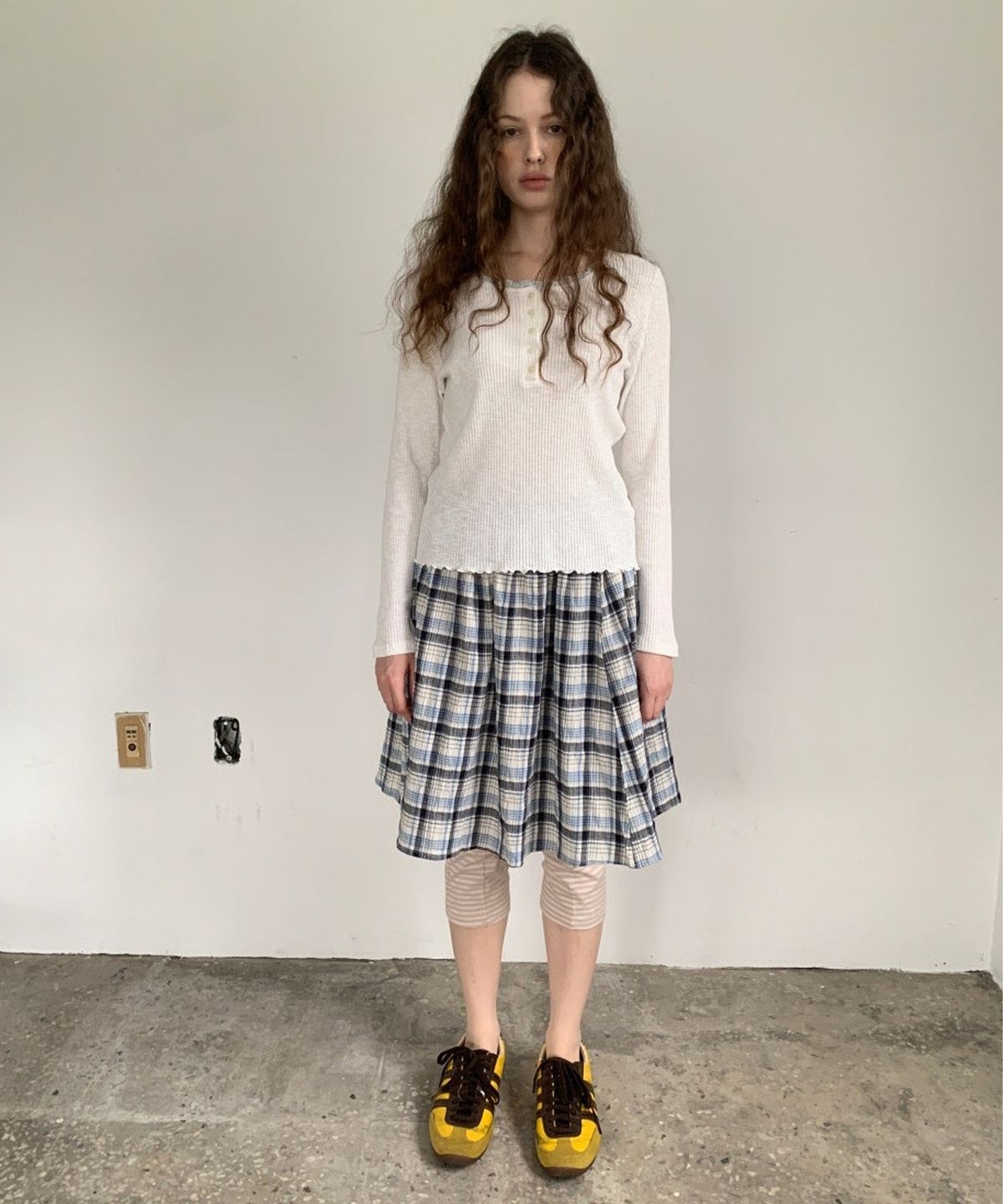 애프터썸머(AFTERSUMMER) Lace Button Sleeve Tee (white)
