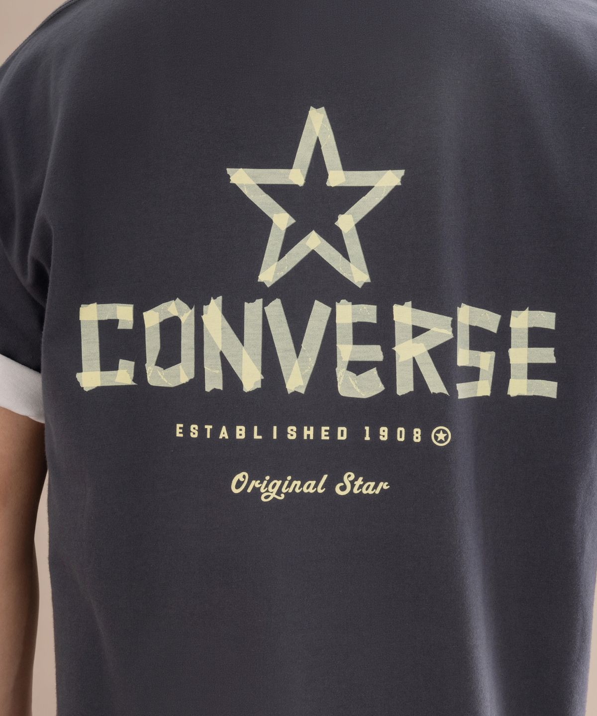컨버스(CONVERSE) 피치드 레트로 로고 티셔츠 다크 매터 MCK074-GDA