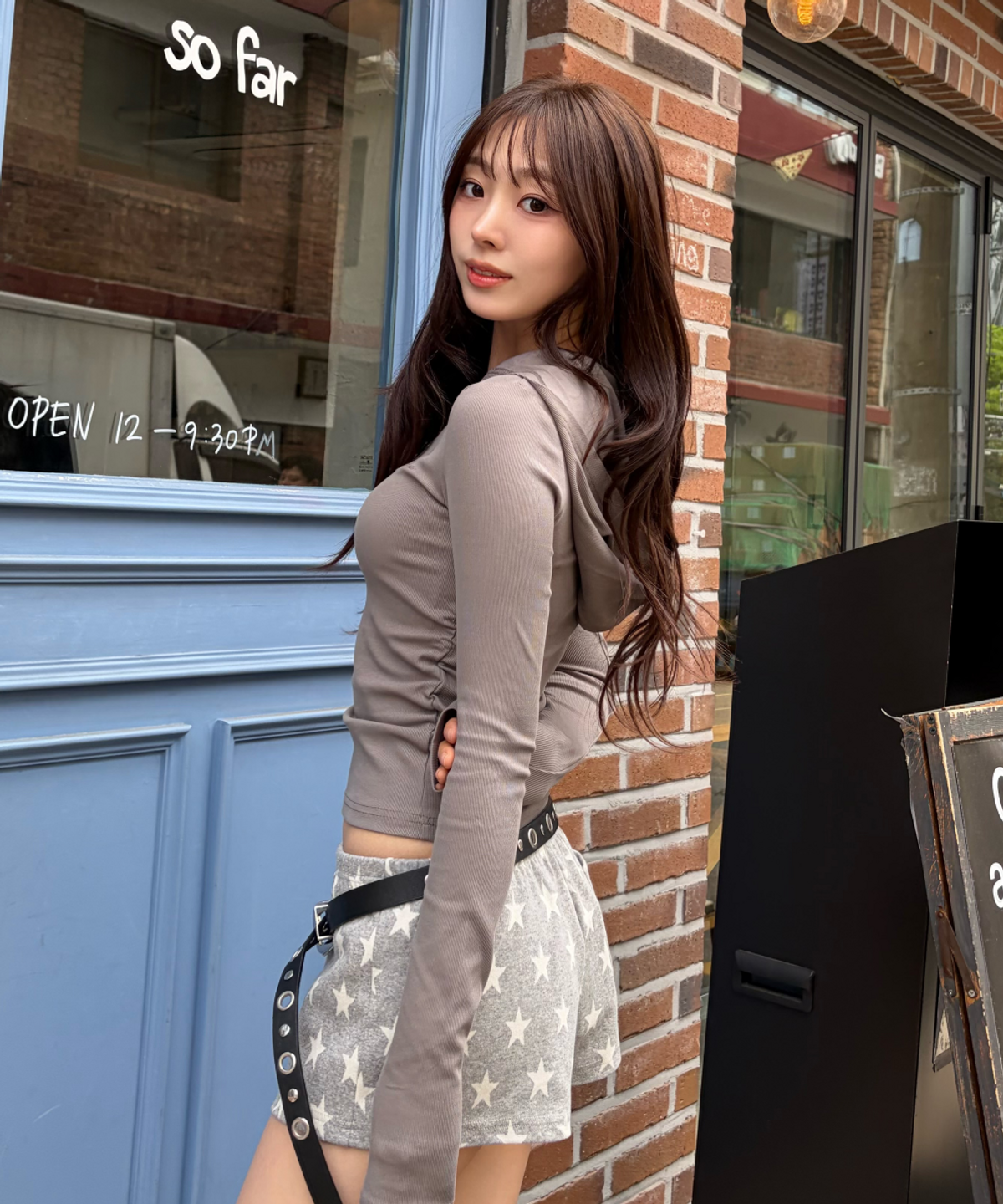 로긴 앤 로지(ROGIN N ROSIE) Henley Neck Slim-Fit Hooded Long Sleeve Light gray