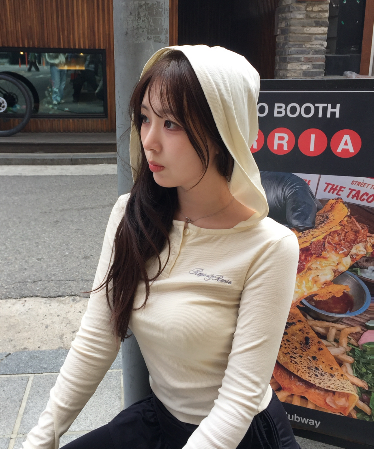로긴 앤 로지(ROGIN N ROSIE) Henley Neck Slim-Fit Hooded Long Sleeve Ivory