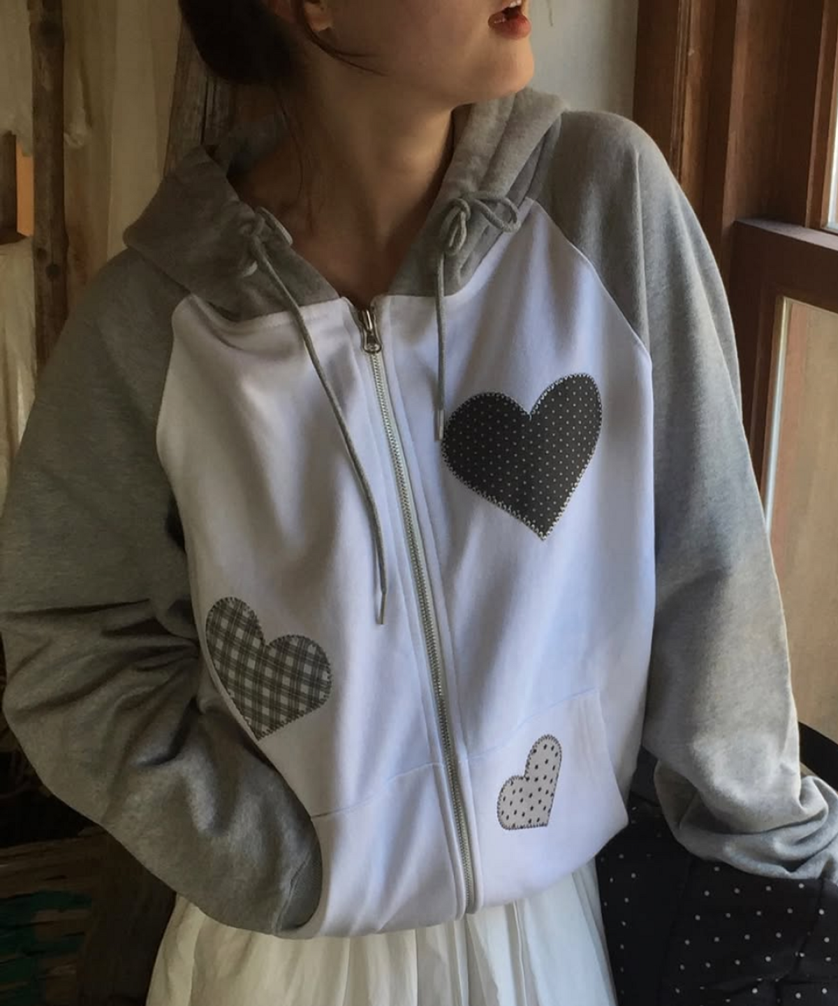 로긴 앤 로지(ROGIN N ROSIE) Divided Heart Patch Hood Zip Up Gray